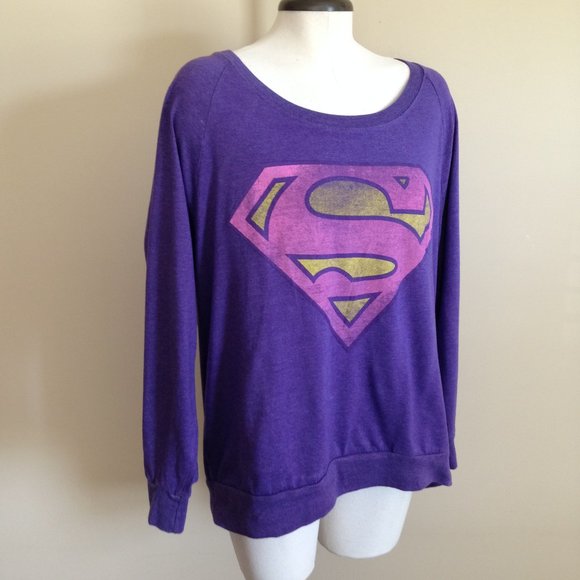 Superman Long Sleeve Distressed Logo - Picture 2 of 8